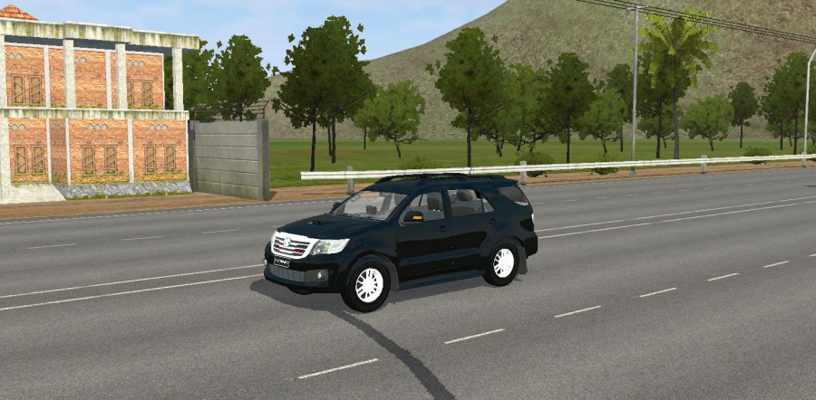 Mobil Toyota Fortuner VNT 2014