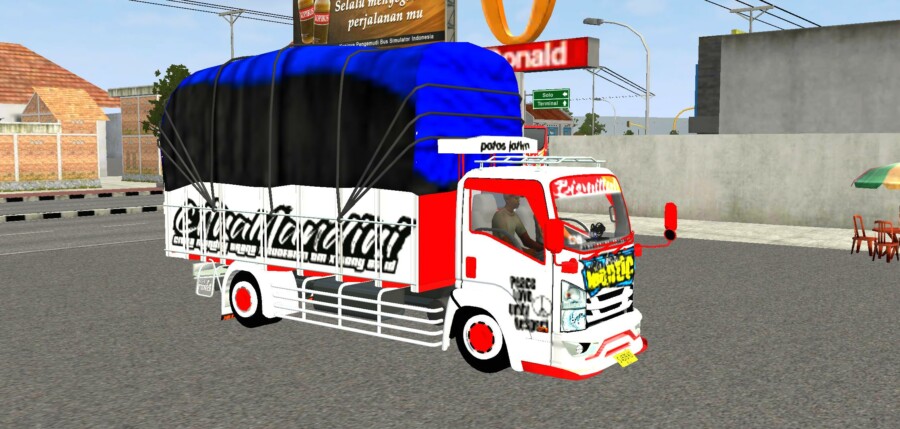 Truck Isuzu NMR 01 Mbois