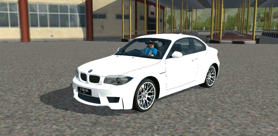 Mobil BMW 1M E82 Coupe 2011