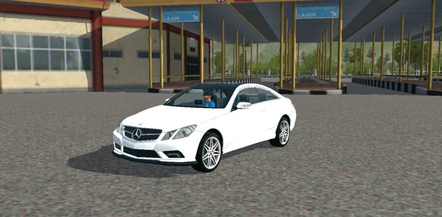 Mobil Mercedes-Benz E500